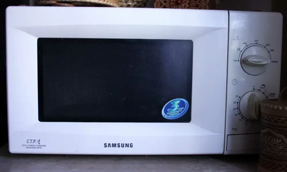 микроволновка Samsung CE101KR
