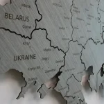 Карта з дерева на стіну
